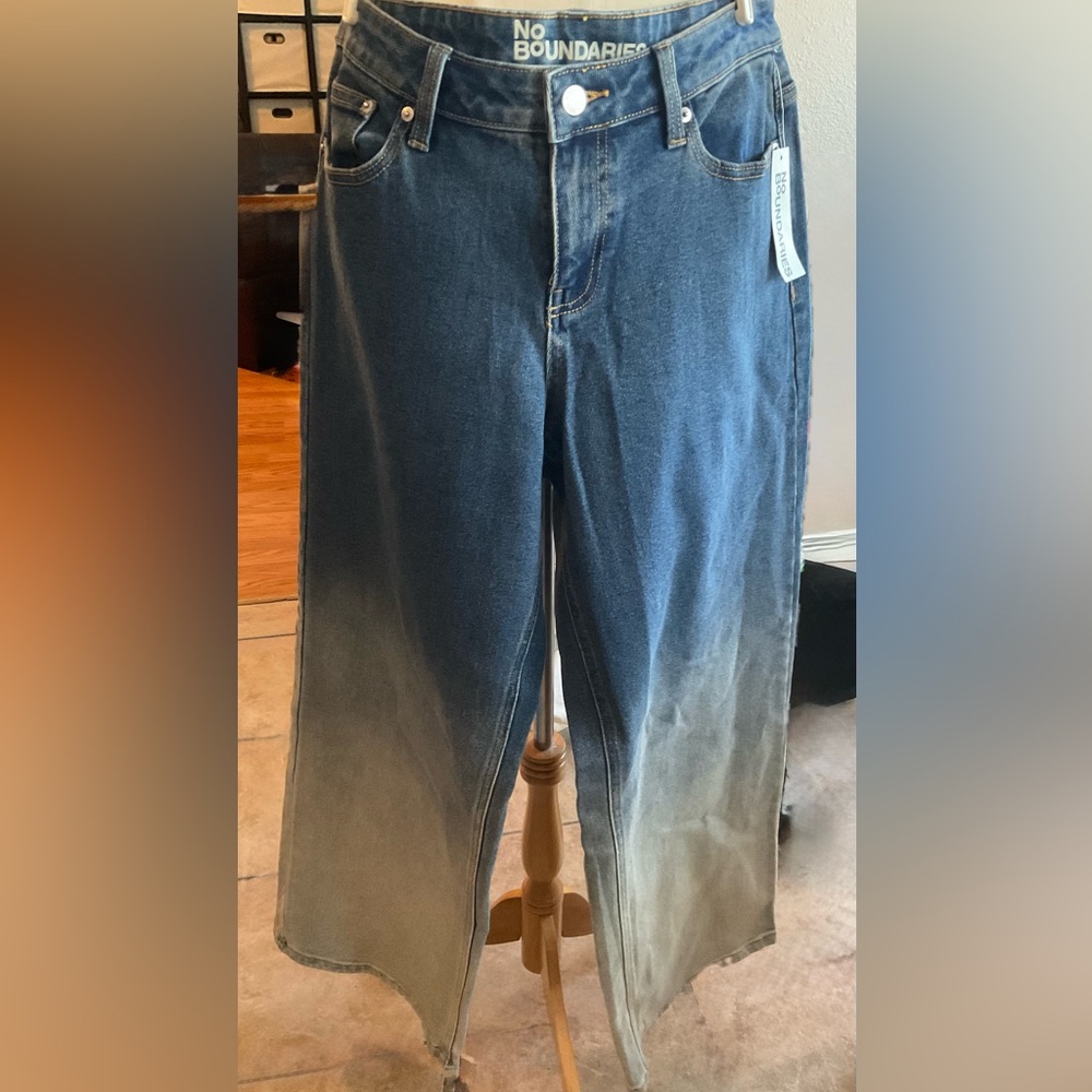 No Boundaries Baggy Blue Ombré Hem Wash Jeans in size 6, NWT